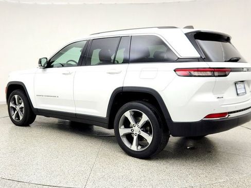 Used 2023 Jeep Grand Cherokee Limited AWD/4WD image 7