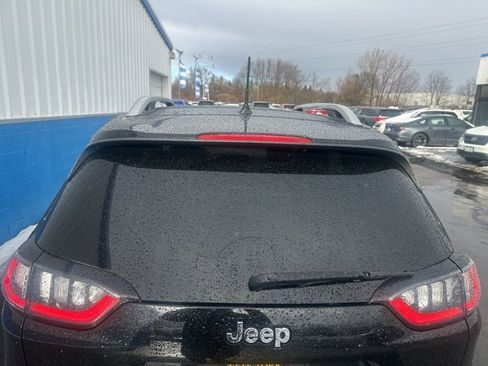 Used 2021 Jeep Cherokee Limited image 6