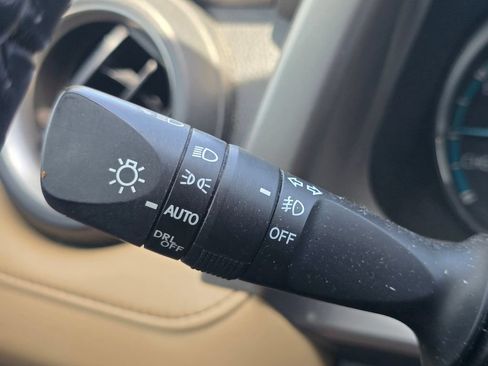 Used 2017 Toyota RAV4 Limited w/ Advanced Technology Package AWD/4WD image 27