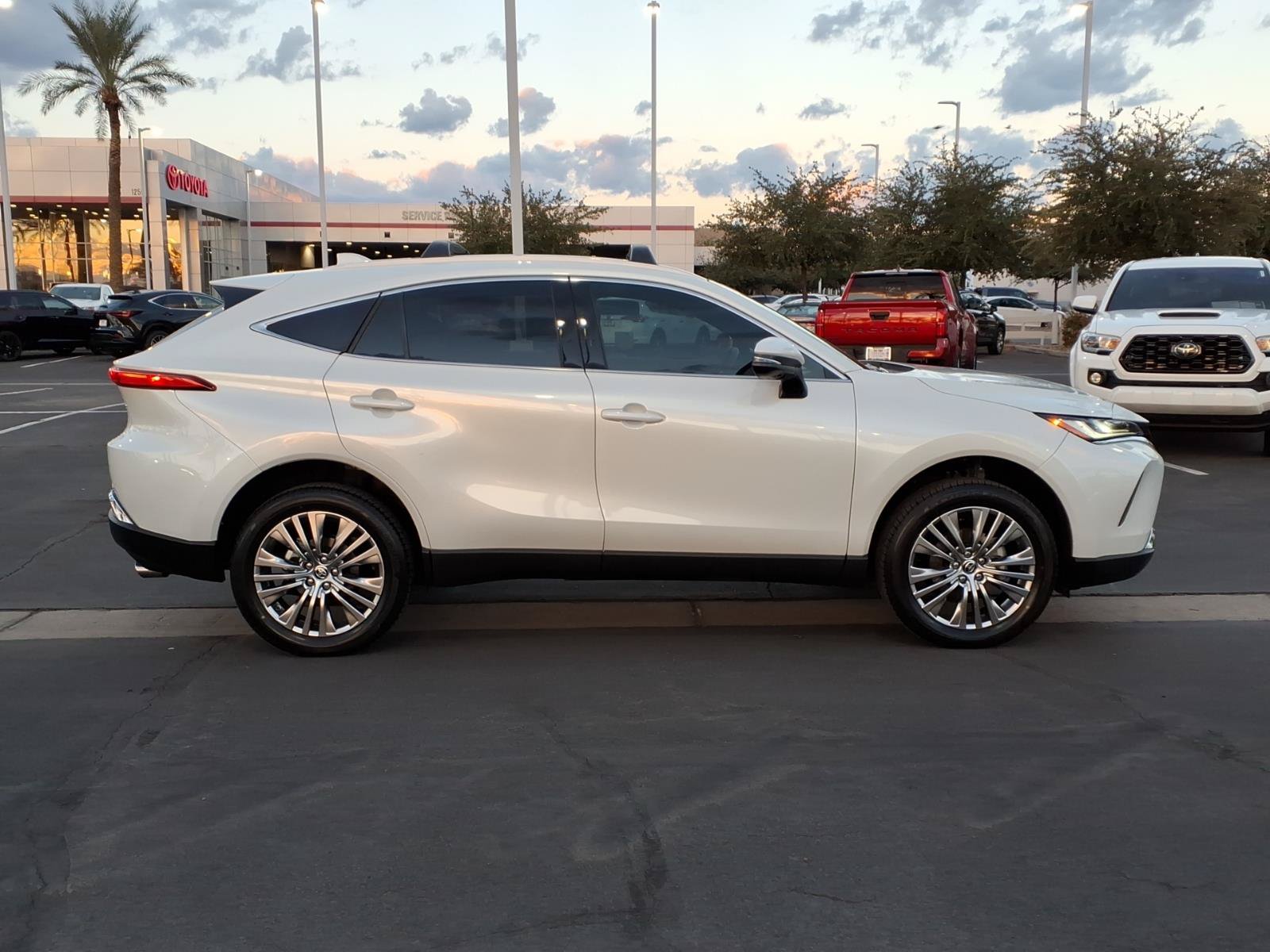 Certified 2023 Toyota Venza Limited AWD/4WD image 3