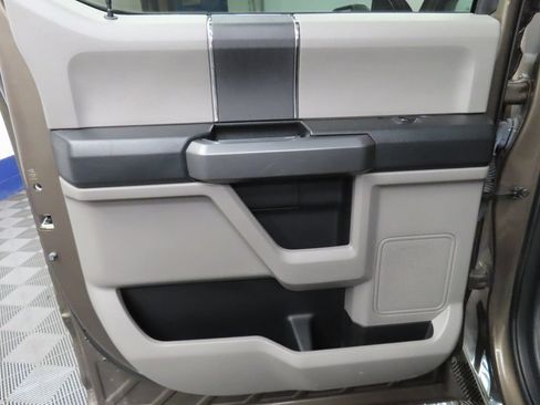 Used 2017 Ford F150 XLT AWD/4WD image 54