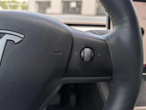 Used 2023 Tesla Model Y Long Range AWD/4WD image 21