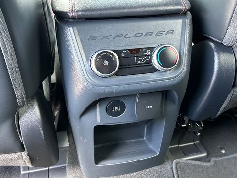 Used 2025 Ford Explorer ST-Line w/ ST-Line Street Pack AWD/4WD image 21