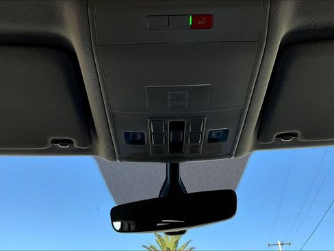 Used 2023 Volkswagen Atlas SE w/ Panoramic Sunroof Package FWD image 16