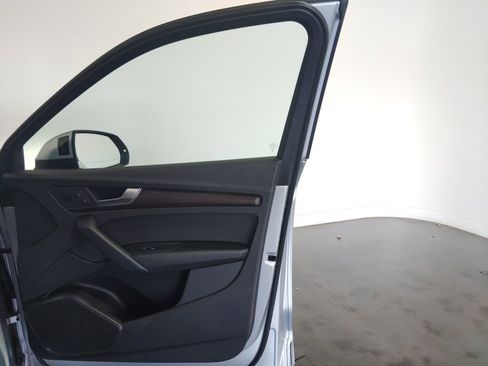 Used 2024 Audi Q5 2.0T Premium w/ Convenience Package image 45