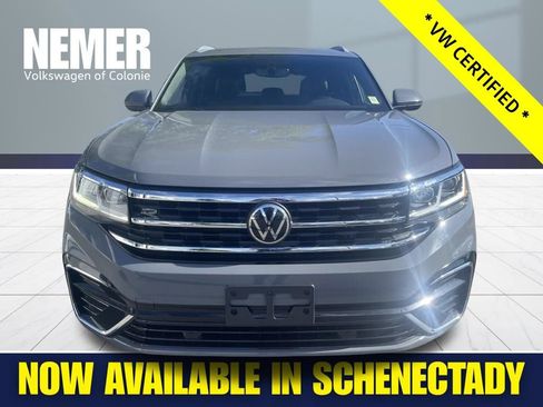 Certified 2021 Volkswagen Atlas Cross Sport SE w/ Panoramic Sunroof Package AWD/4WD image 10