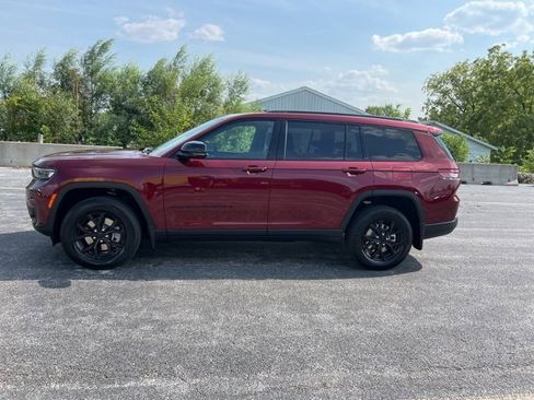 New 2025 Jeep Grand Cherokee L Altitude image 2