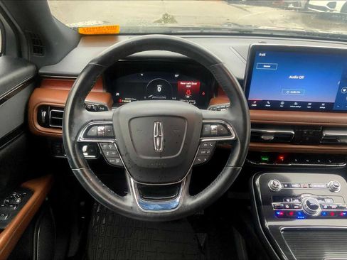 Used 2022 Lincoln Nautilus Reserve image 9