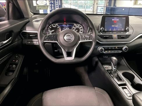 Used 2020 Nissan Altima 2.5 S AWD/4WD image 17