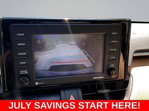 Used 2021 Toyota RAV4 LE AWD/4WD image 18