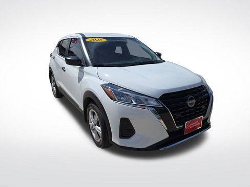 Used 2025 Nissan Kicks Play S FWD image 8