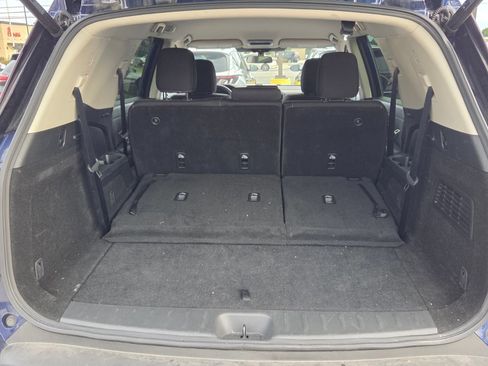 Used 2025 Nissan Pathfinder SV FWD image 11