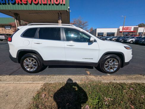 Used 2014 Jeep Cherokee Latitude w/ Cold Weather Group image 8