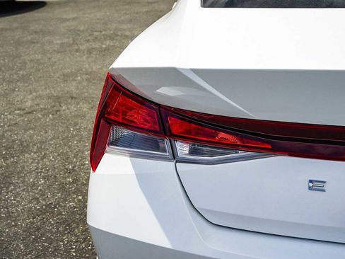 Used 2022 Hyundai Elantra SEL FWD image 10