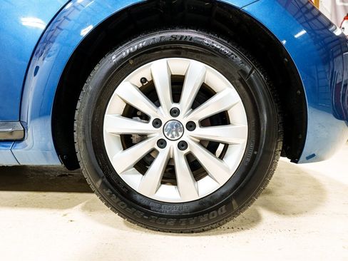 Used 2018 Volkswagen Beetle 2.0T S image 7