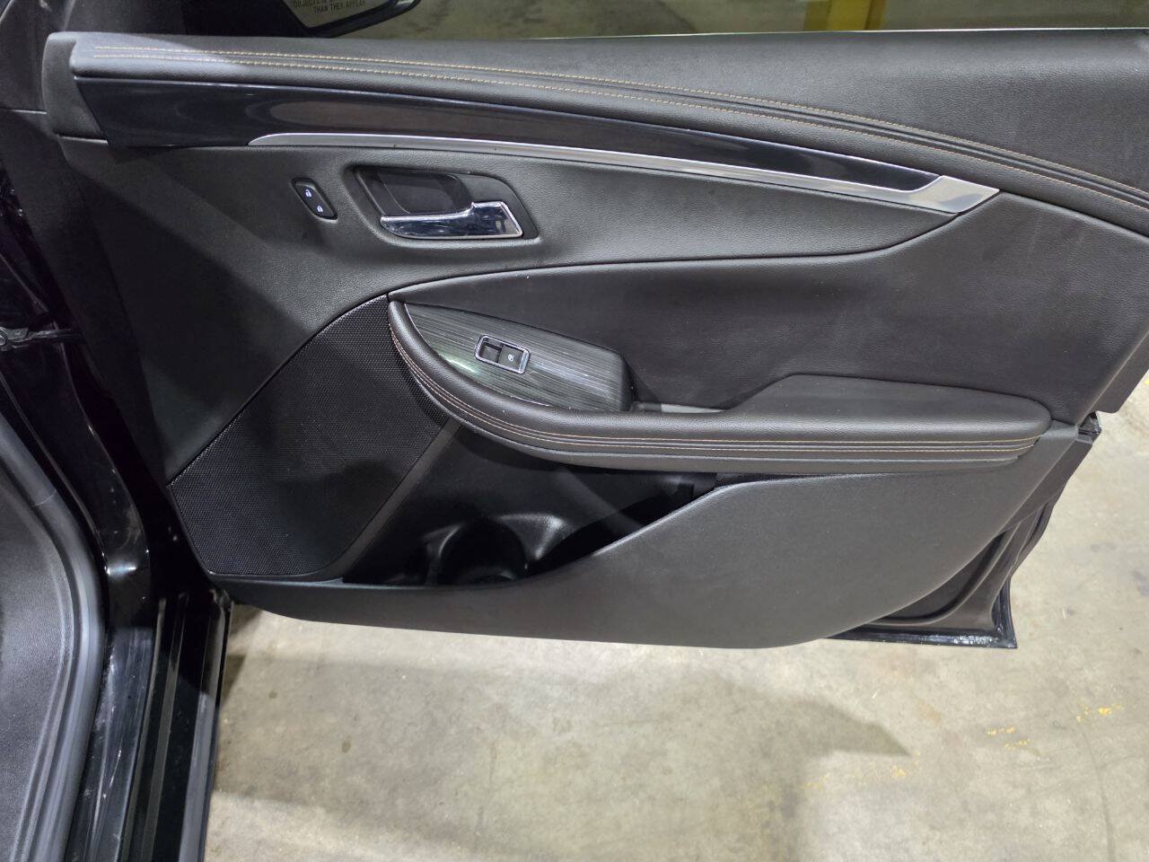 Used 2019 Chevrolet Impala LT FWD image 29