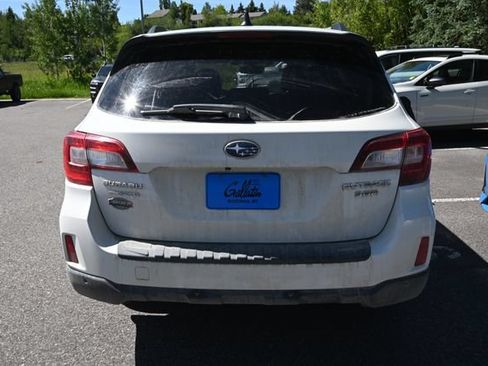 Used 2017 Subaru Outback 3.6R Touring w/ Popular Package #5A AWD/4WD image 5