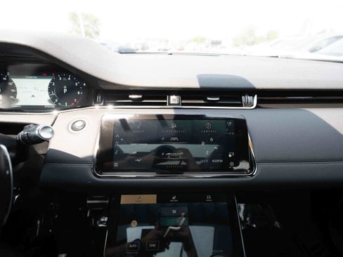 Used 2022 Land Rover Range Rover Evoque R-Dynamic SE AWD/4WD image 17