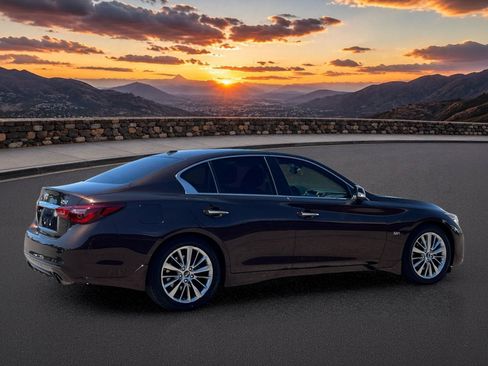 Used 2018 INFINITI Q50 Luxe w/ Sensory Package (Luxe) RWD image 5