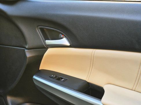 Used 2014 Honda Crosstour EX-L image 89