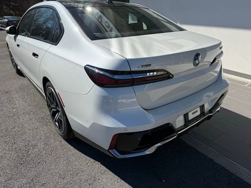 Used 2026 BMW 750e xDrive image 8