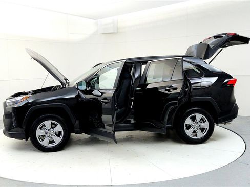 Certified 2025 Toyota RAV4 XLE AWD/4WD image 10