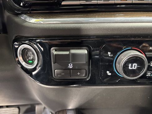 Used 2023 Chevrolet Silverado 1500 RST AWD/4WD image 17