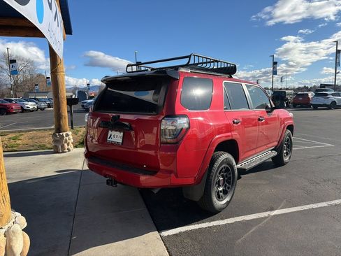 Used 2021 Toyota 4Runner Venture w/ Moonroof Package image 7