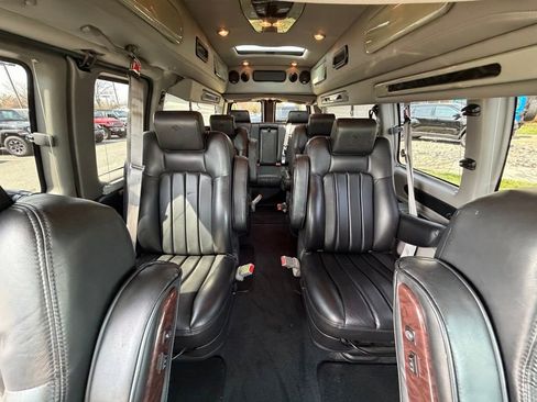 Used 2014 Chevrolet Express 2500 Extended image 19