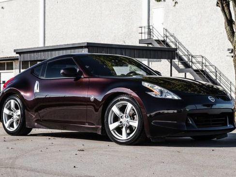 Used 2010 Nissan 370Z Touring image 25