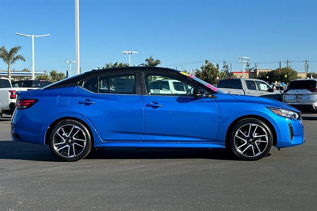 New 2025 Nissan Sentra SR w/ SR Premium Package FWD image 3
