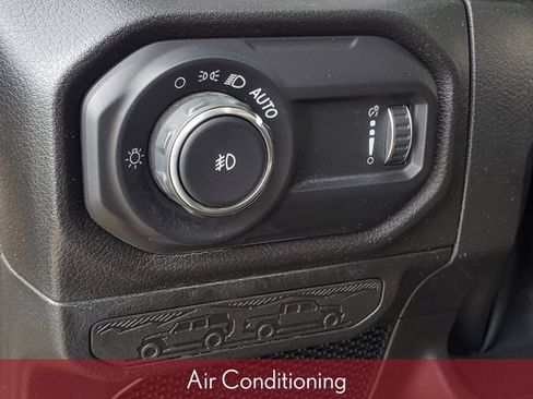 Used 2024 Jeep Wrangler Unlimited Sport AWD/4WD image 13
