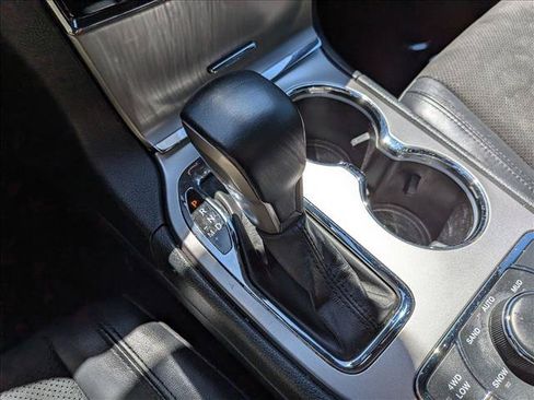 Used 2020 Jeep Grand Cherokee Altitude AWD/4WD image 12