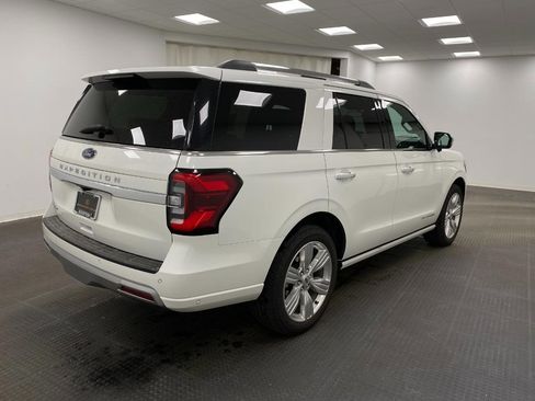 Used 2024 Ford Expedition Platinum image 4