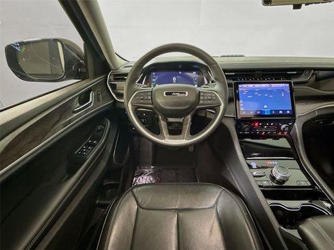 Used 2022 Jeep Grand Cherokee Limited 4xe w/ Luxury Tech Group II image 3