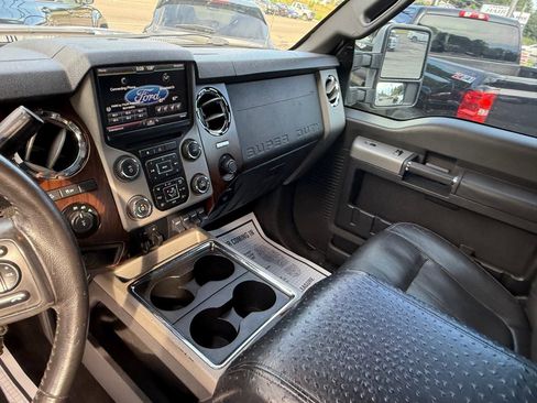 Used 2014 Ford F250 Lariat w/ Lariat Interior Package image 57