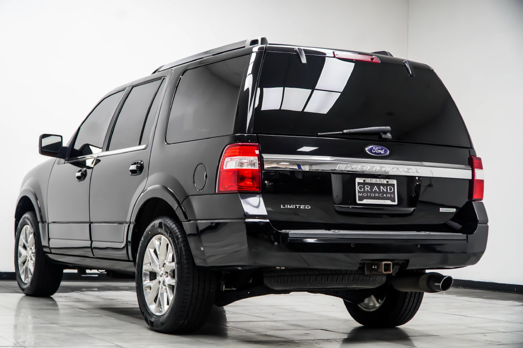 Used 2017 Ford Expedition Limited w/ Equipment Group 301A AWD/4WD image 14