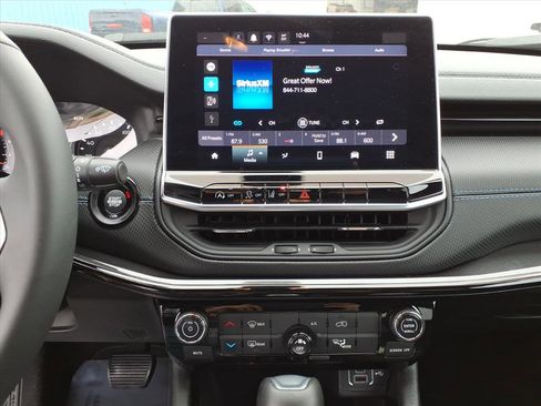 Used 2025 Jeep Compass Latitude w/ Altitude Special Edition image 22