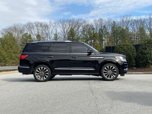 Used 2020 Lincoln Navigator Reserve image 5
