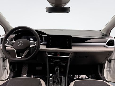 Used 2025 Volkswagen Taos SE image 14