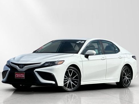 Used 2023 Toyota Camry SE w/ Protection Package (Q2) (TMS) FWD image 1