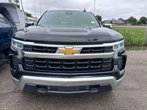 Used 2024 Chevrolet Silverado 1500 LT AWD/4WD image 9