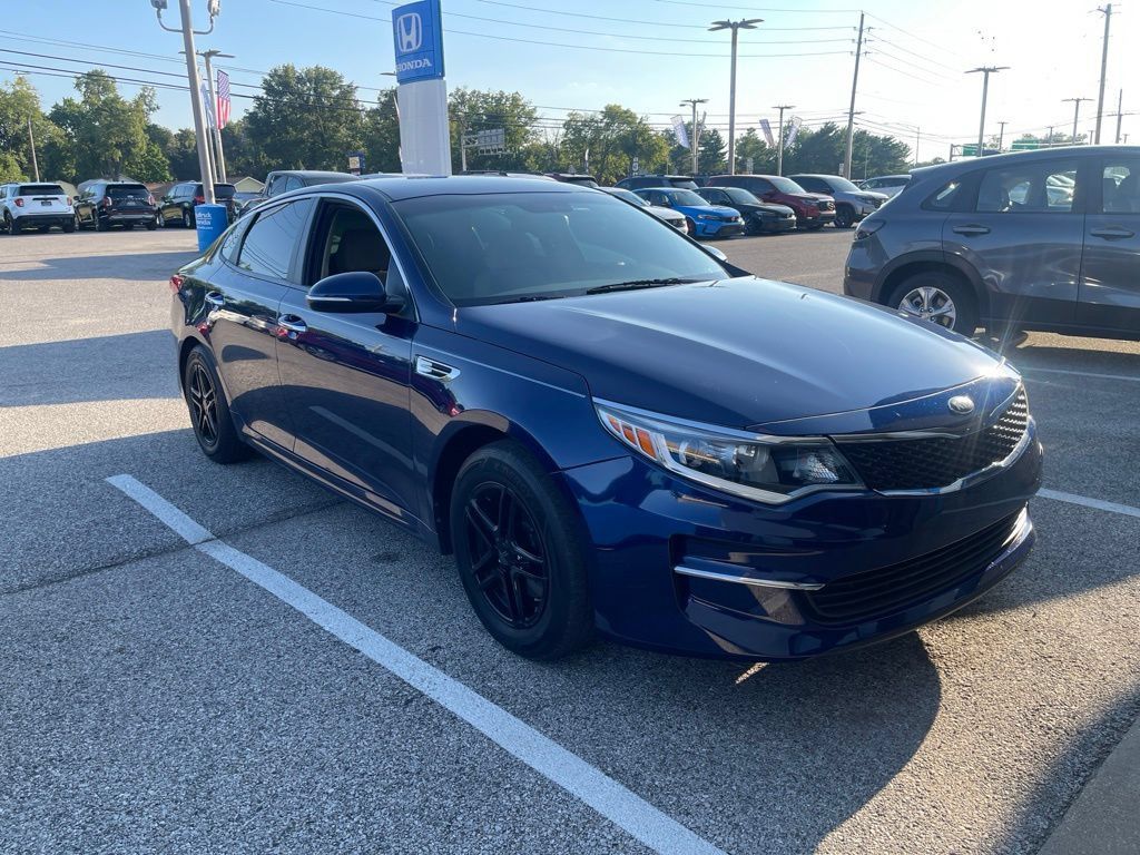 Used 2017 Kia Optima LX w/ Driver Convenience Package FWD image 5