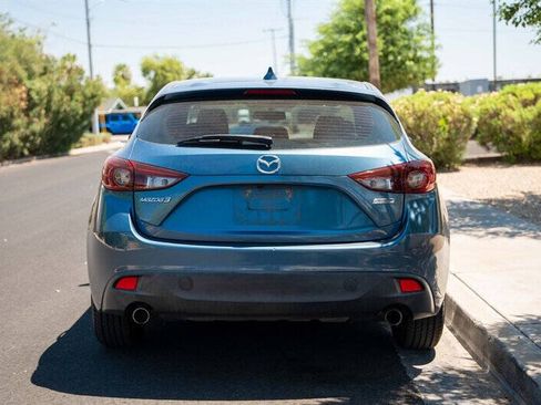 Used 2014 MAZDA MAZDA3 i Touring w/ Technology Package FWD image 4
