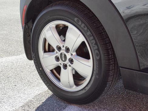 Used 2017 MINI Cooper 2-Door Hardtop image 14