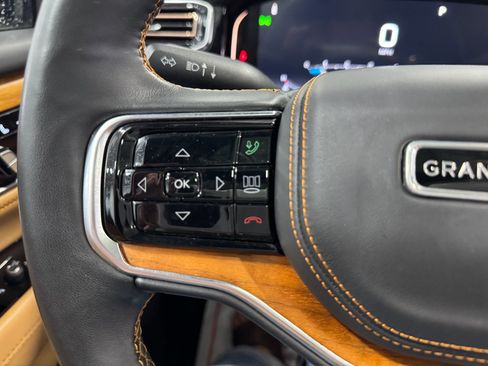 Used 2022 Jeep Grand Wagoneer Series III w/ Rear Seat Video Group 1 image 40