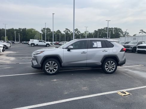 Used 2022 Toyota RAV4 XLE Premium FWD image 26