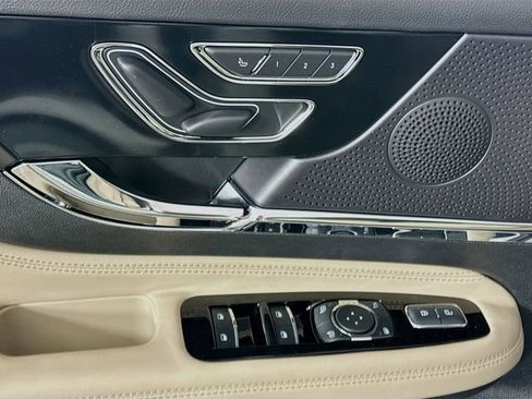 New 2026 Lincoln Corsair Premiere w/ Rear Removable Package Tray FWD image 19