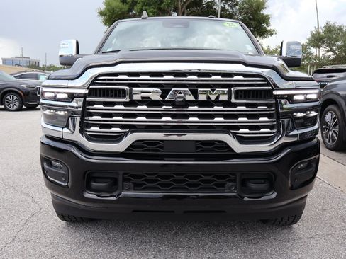 Used 2025 RAM 2500 Limited AWD/4WD image 13