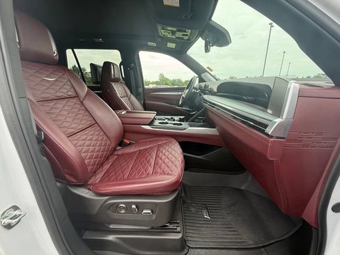 Certified 2026 Cadillac Escalade Sport w/ LPO, ONYX Package AWD/4WD image 33